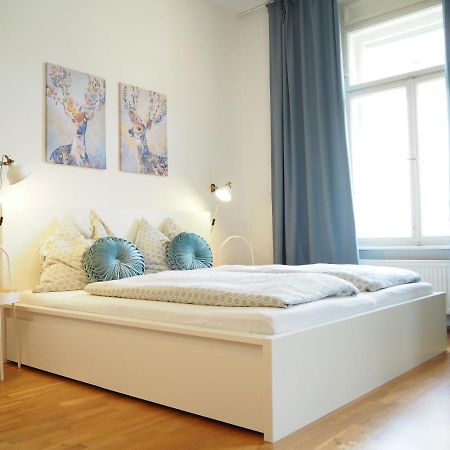 Apstay City Residence Apartments ǀ Free Parking & Self Check-In Graz Esterno foto