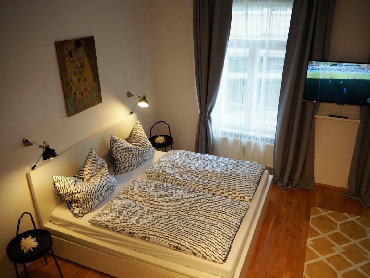 Apstay City Residence Apartments ǀ Free Parking & Self Check-In Graz Esterno foto
