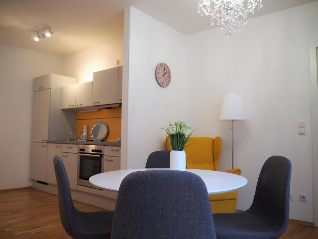 Apstay City Residence Apartments ǀ Free Parking & Self Check-In Graz Esterno foto