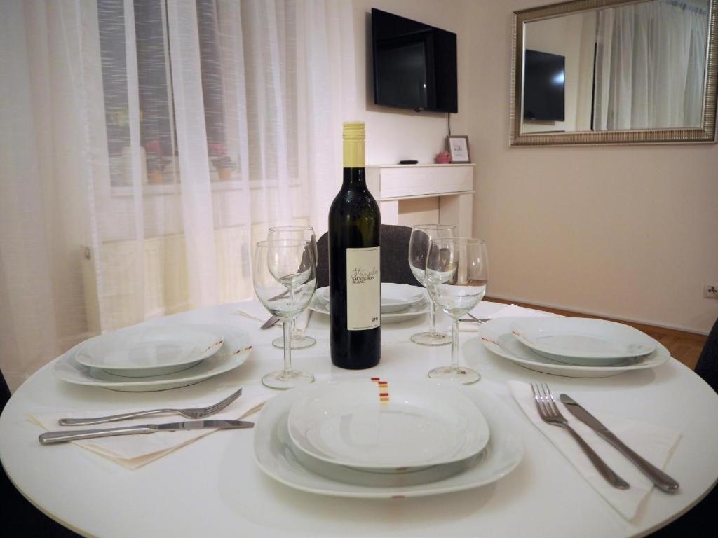 Apstay City Residence Apartments ǀ Free Parking & Self Check-In Graz Esterno foto